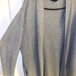 American Eagle sweater cardigan